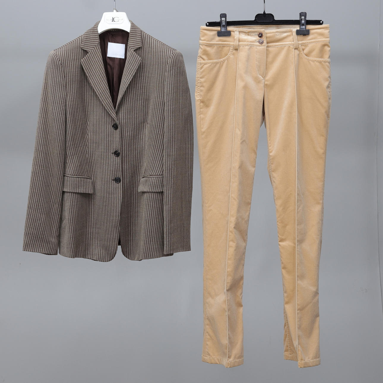 KAVAJ och BYXOR, 2 delar, bl a Maska.