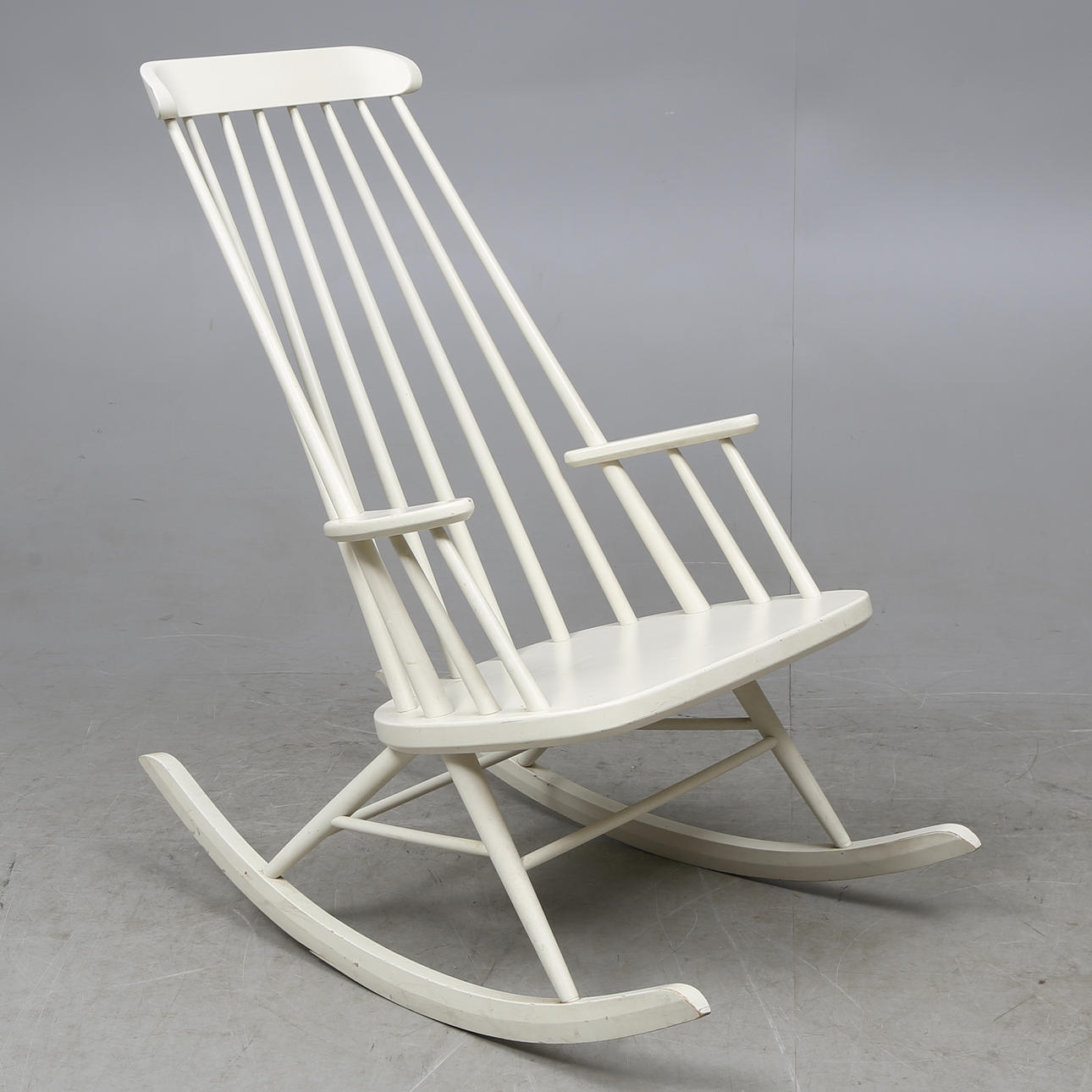 GUNGSTOL, "Gunga Din", vitmålad, design Gillis Lundgren för IKEA 1955.