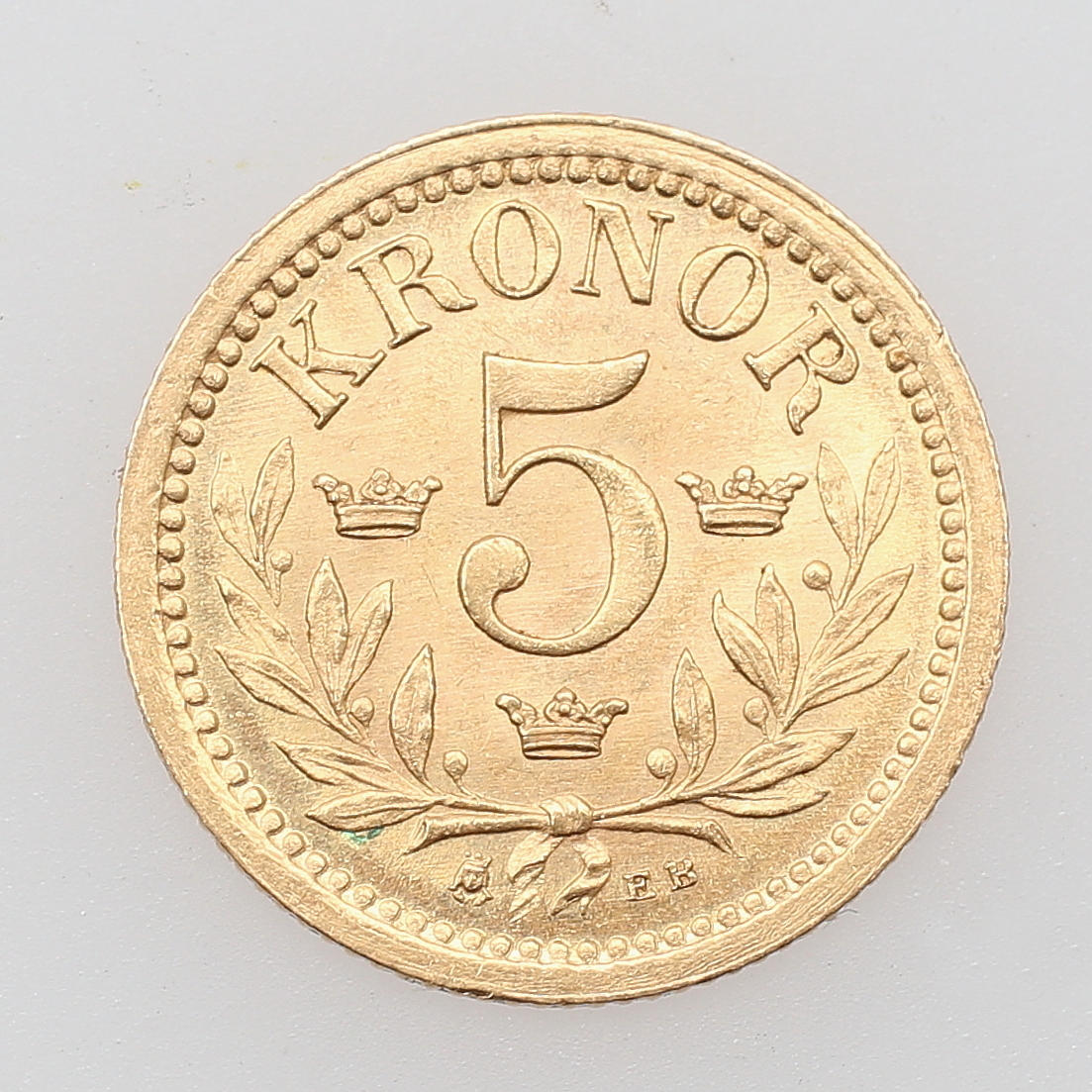 MYNT, 5 kronor, guld 21,6K, Oscar II, Sverige, 1899, vikt 2,24 gram.
