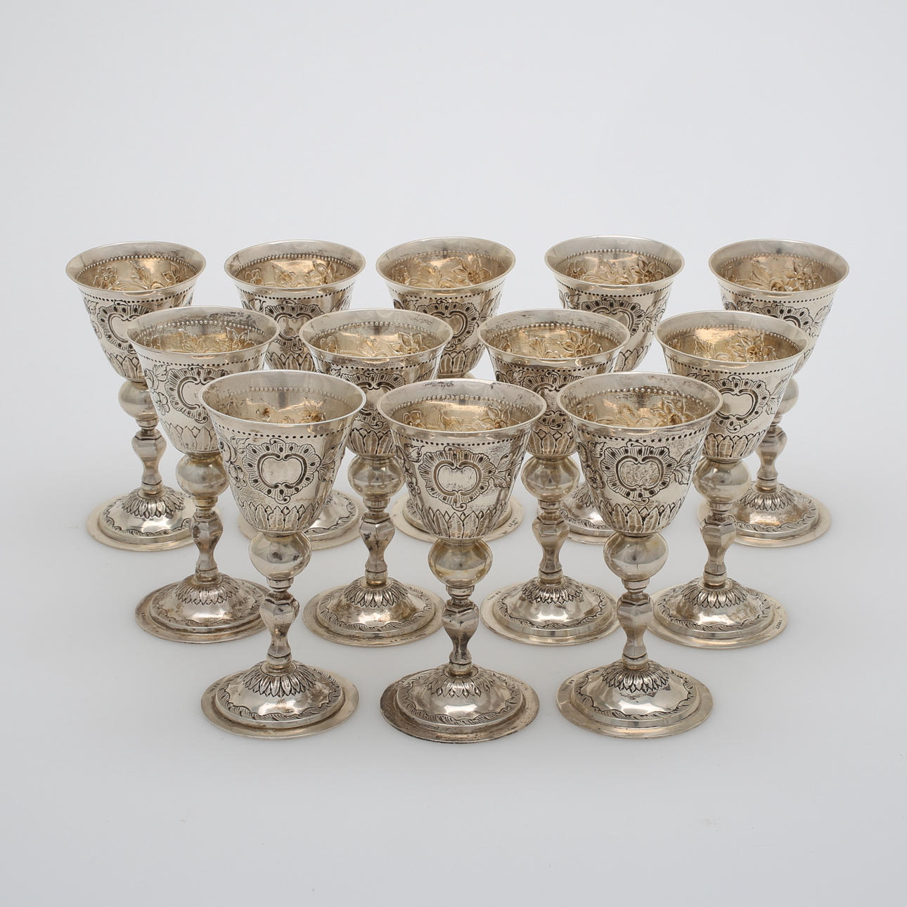 SNAPSGLAS, 12 st, silver, vikt ca 1199 gram.