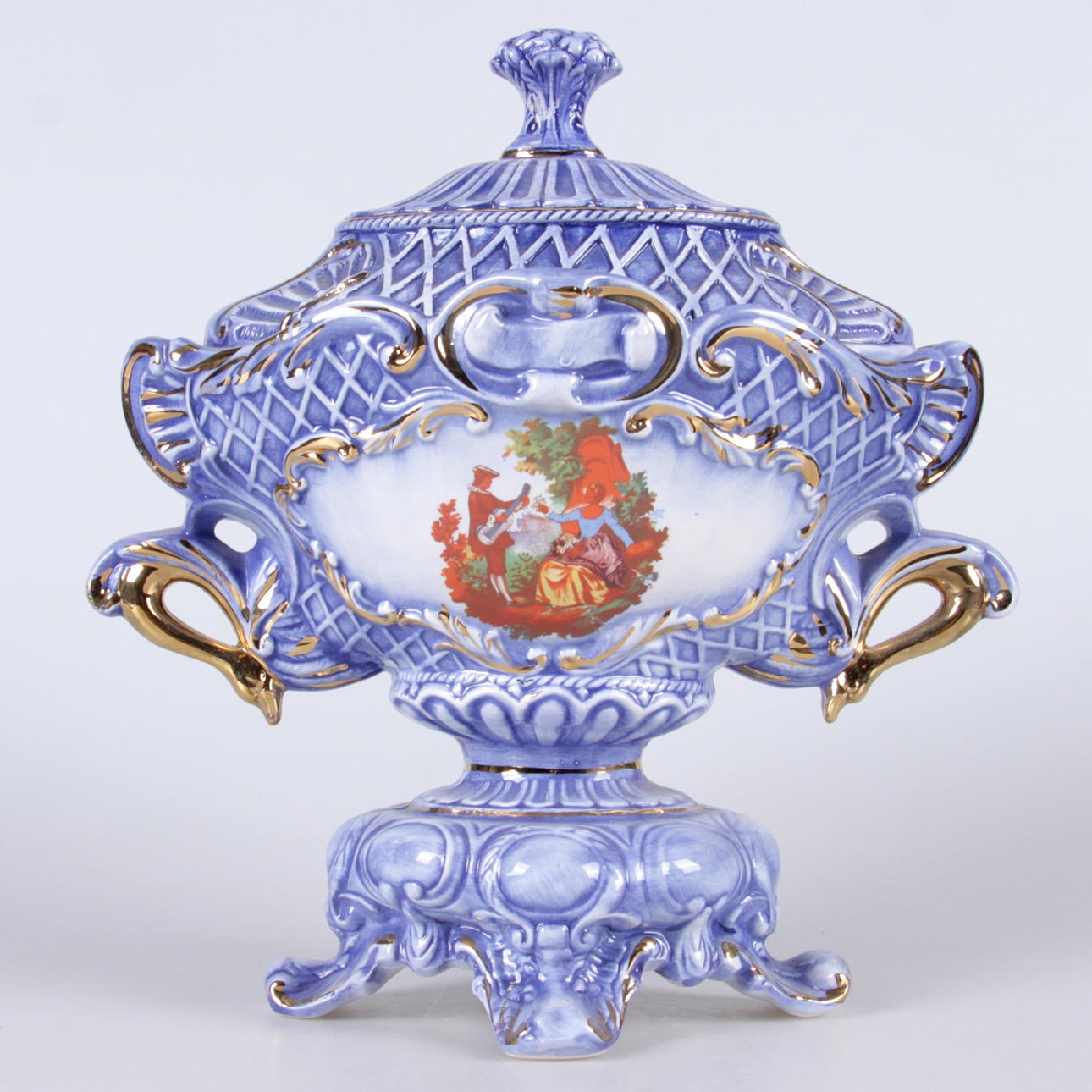 LOCKSKÅL, på fot, porslin, Italien, 1900-tal.