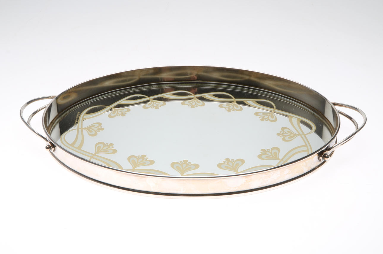 BRICKA, glas och metall, Design Monica Backström.