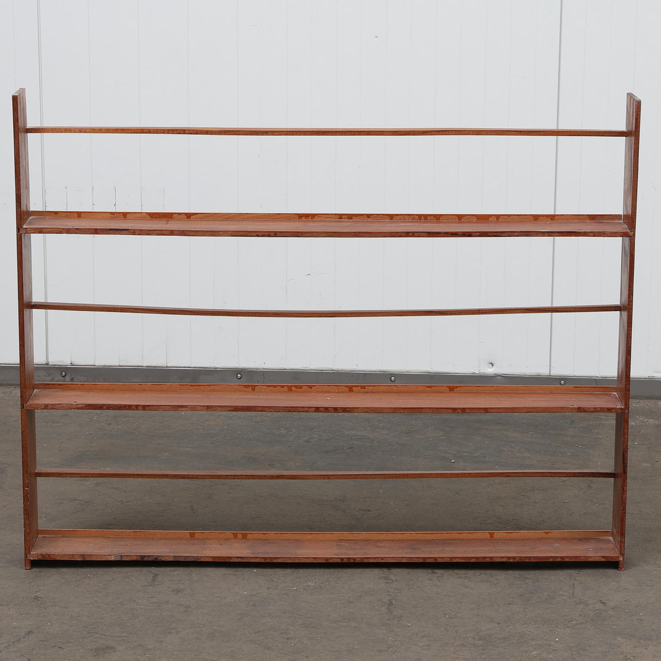 TALLRIKSHYLLA, trä, 1900-talets mitt.