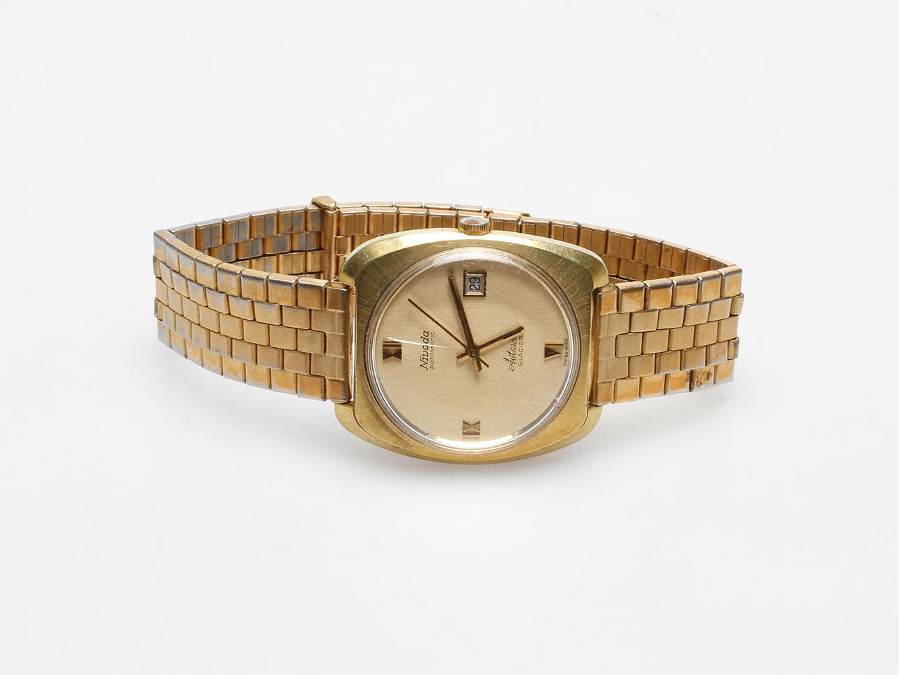 HERRARMBANDSUR, 2 st, Nivada automatic samt Heloisa automatic, 1900-talets andra hälft.