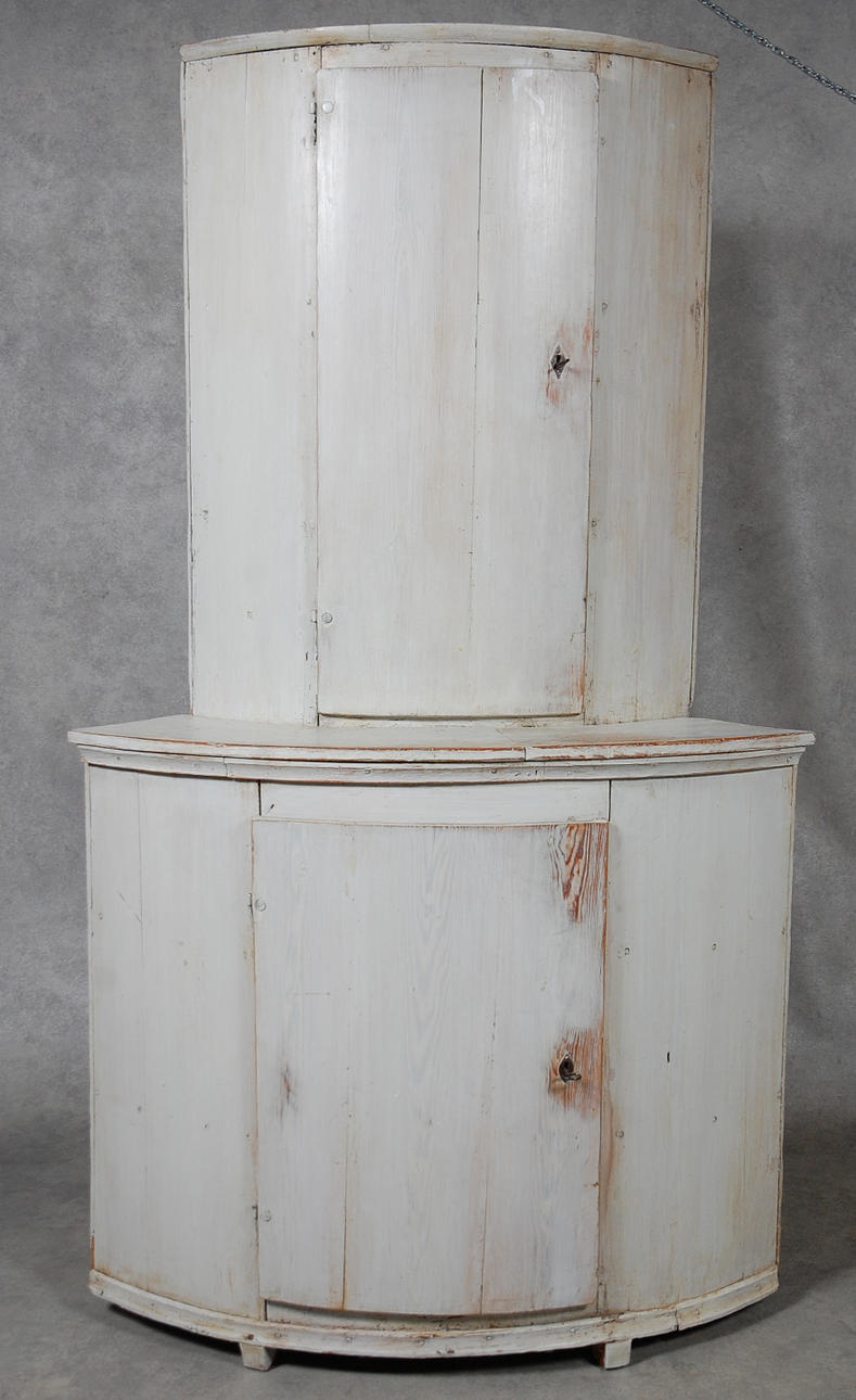 HÖRNSKÅP, 17-1800-tal.