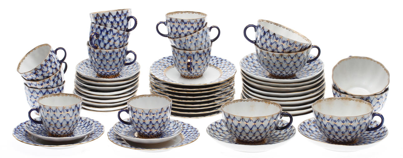 SERVISDELAR, 50 delar, porslin, "Cobalt net" Lomonosov, Ryssland.