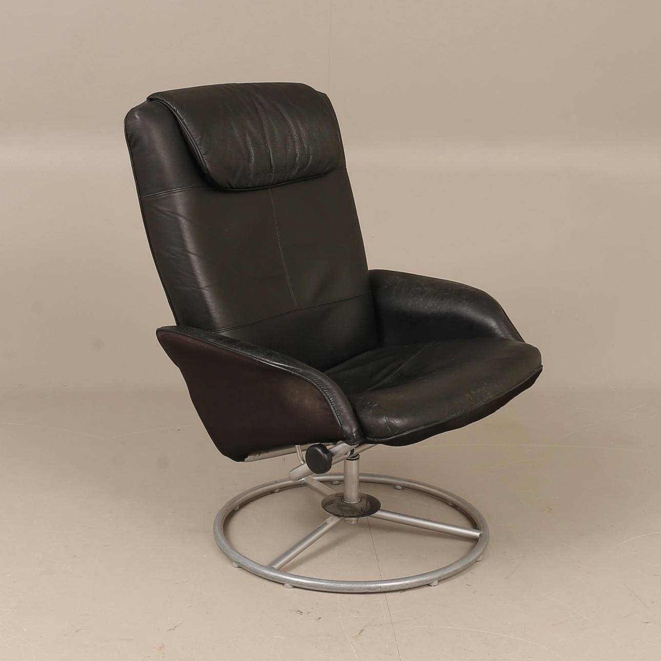 Armchair, spinning model, leather, “Malung”, Ikea.