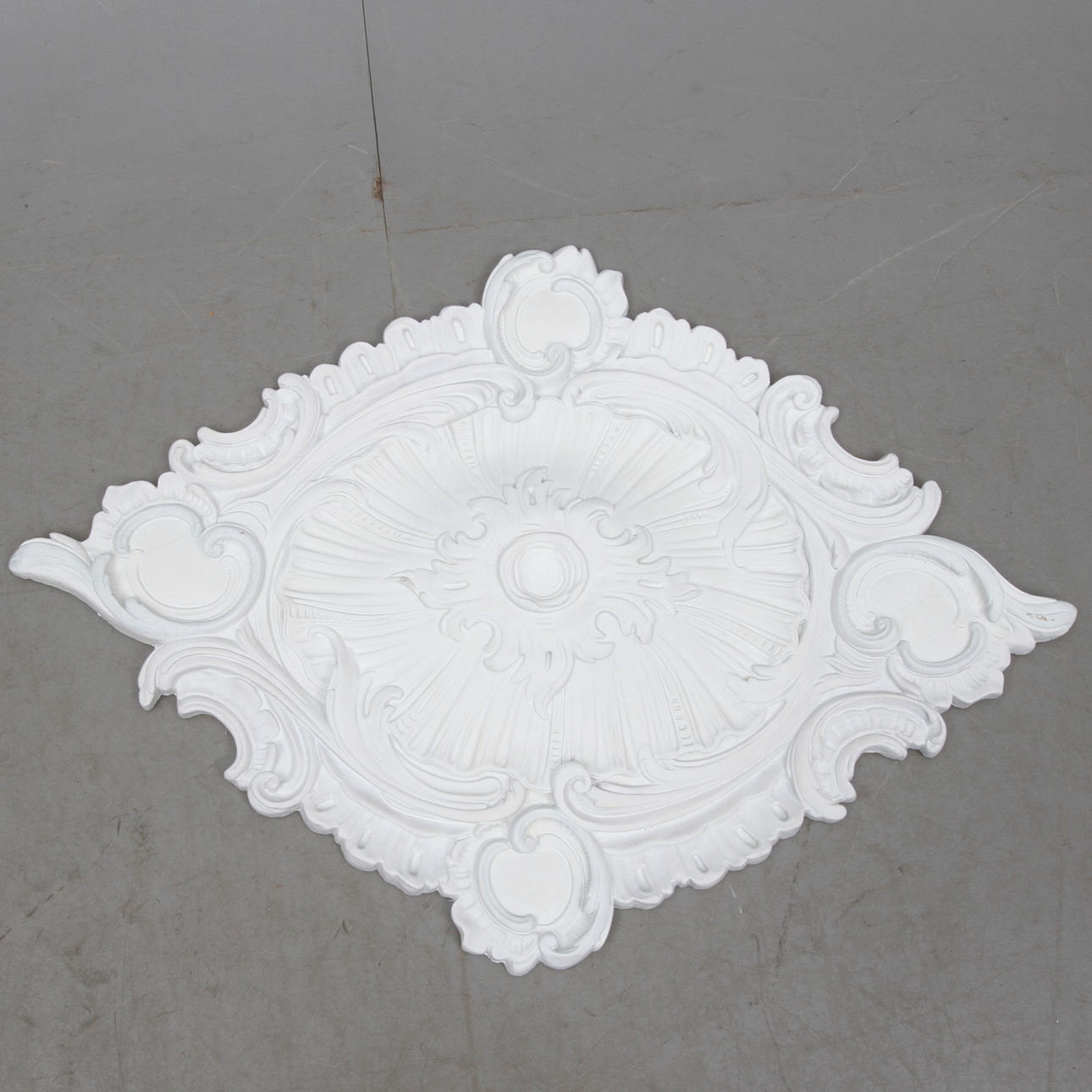 VÄGG / TAKDEKORATION, stuckatur, 2000-tal.