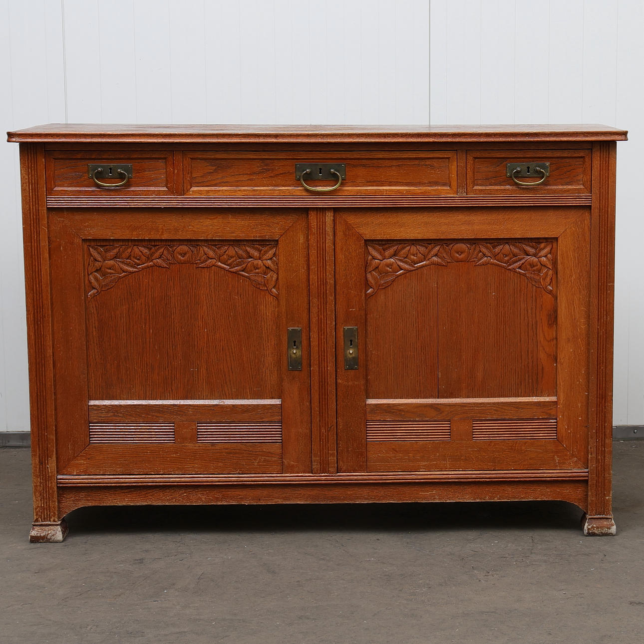 SKÆNK, eg, jugendstil.