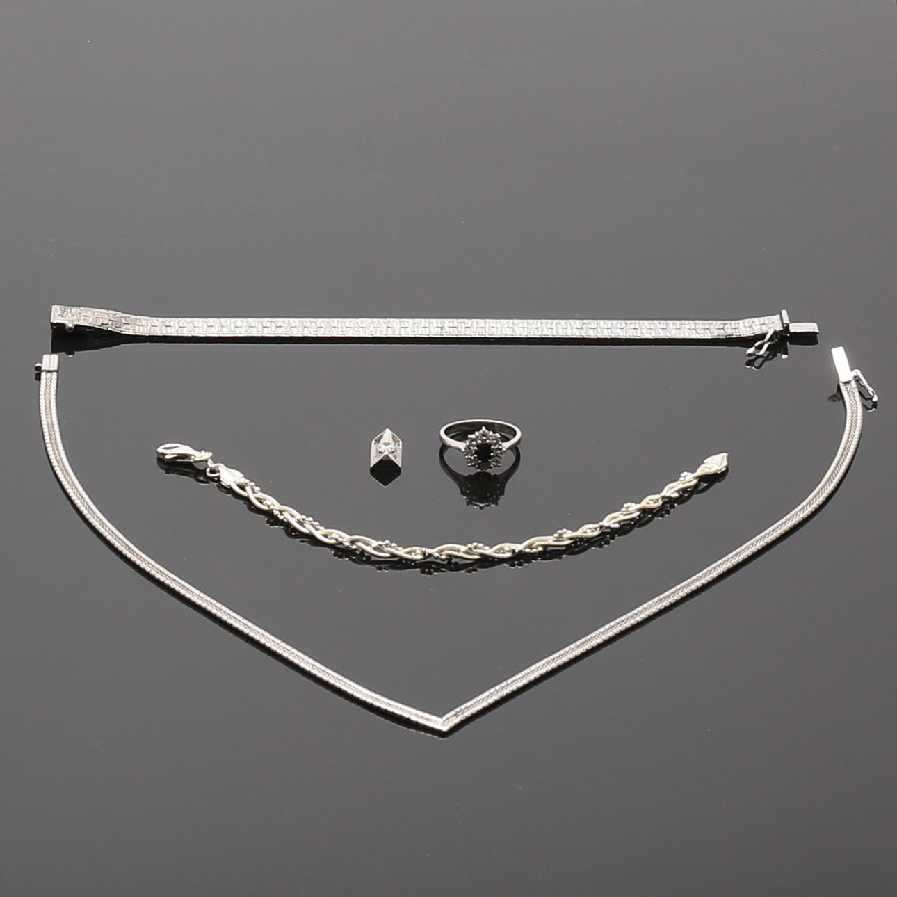 PARTI SILVERSMYCKEN, 5 delar. Vikt 50,35 g.