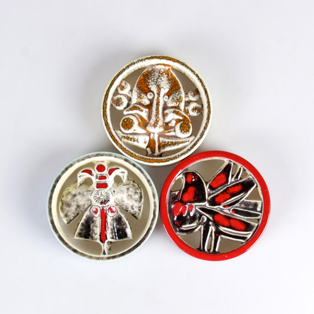 VÄGGRELIEFER, 3 st. Stengods, "Rundel", Lisa Larsson, Gustavsberg.