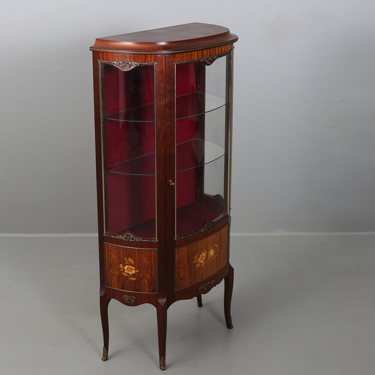 VITRINSKÅP, rokokostil, Alsterbro Möbler AB, 1900-talet.