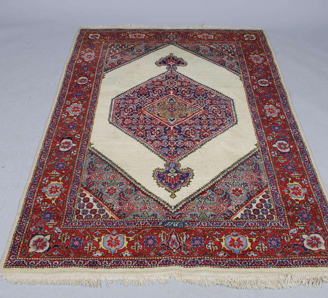 ORIENTMATTA, Täbriz, 207 x 134 cm.