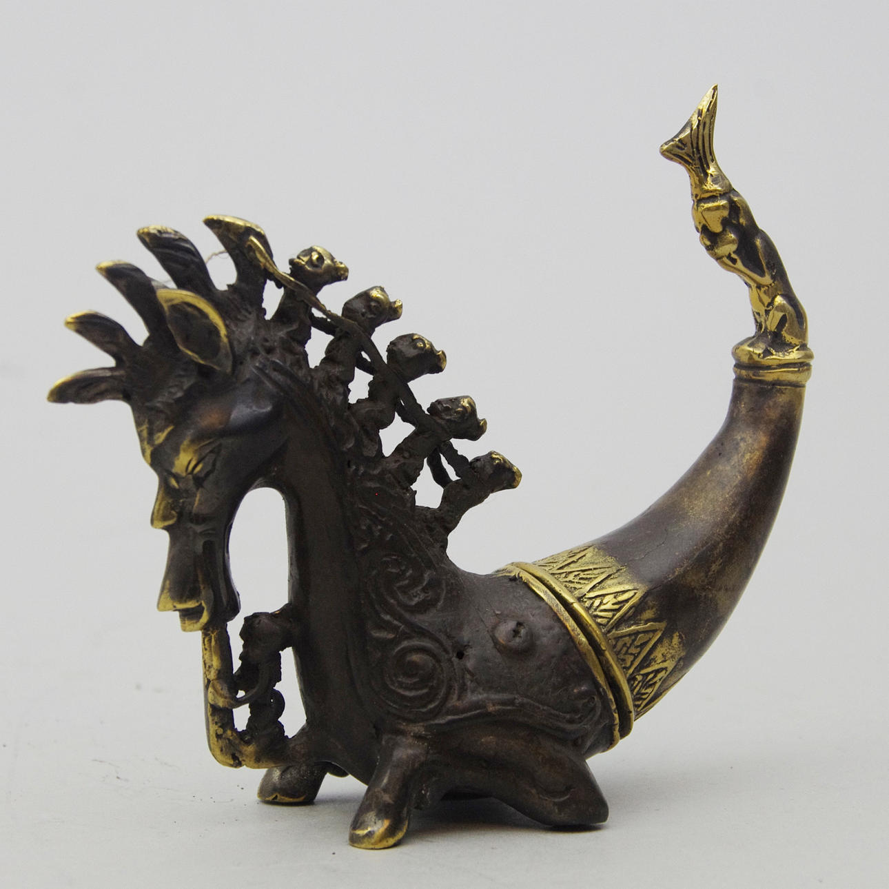 SKULPTUR, 2-delad, sjöhäst, brons, samtida.