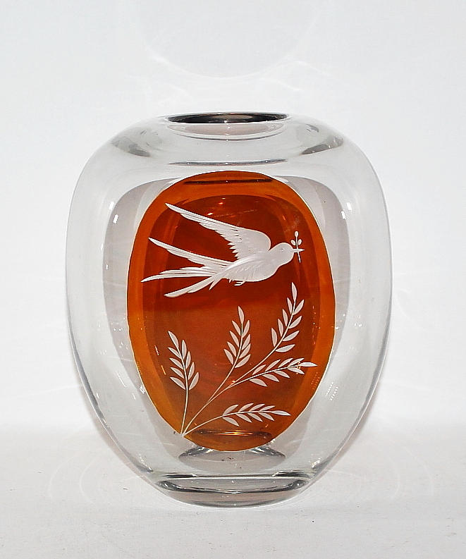 VAS, troligtvis Böhmiskt glas.