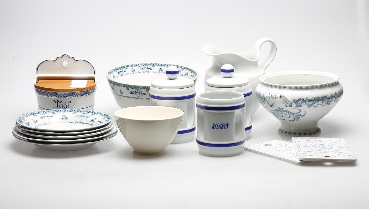 SERVISDELAR. 15 delar, bland annat Gustafsberg, Hackefors.