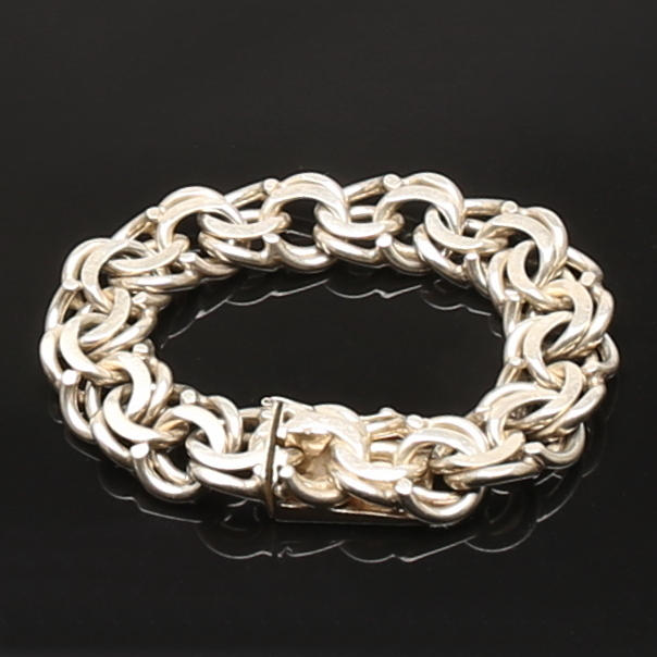 ARMBAND Bismarck i sterling silver. Silvos, Ystad 1967. Vikt 76,70 g.