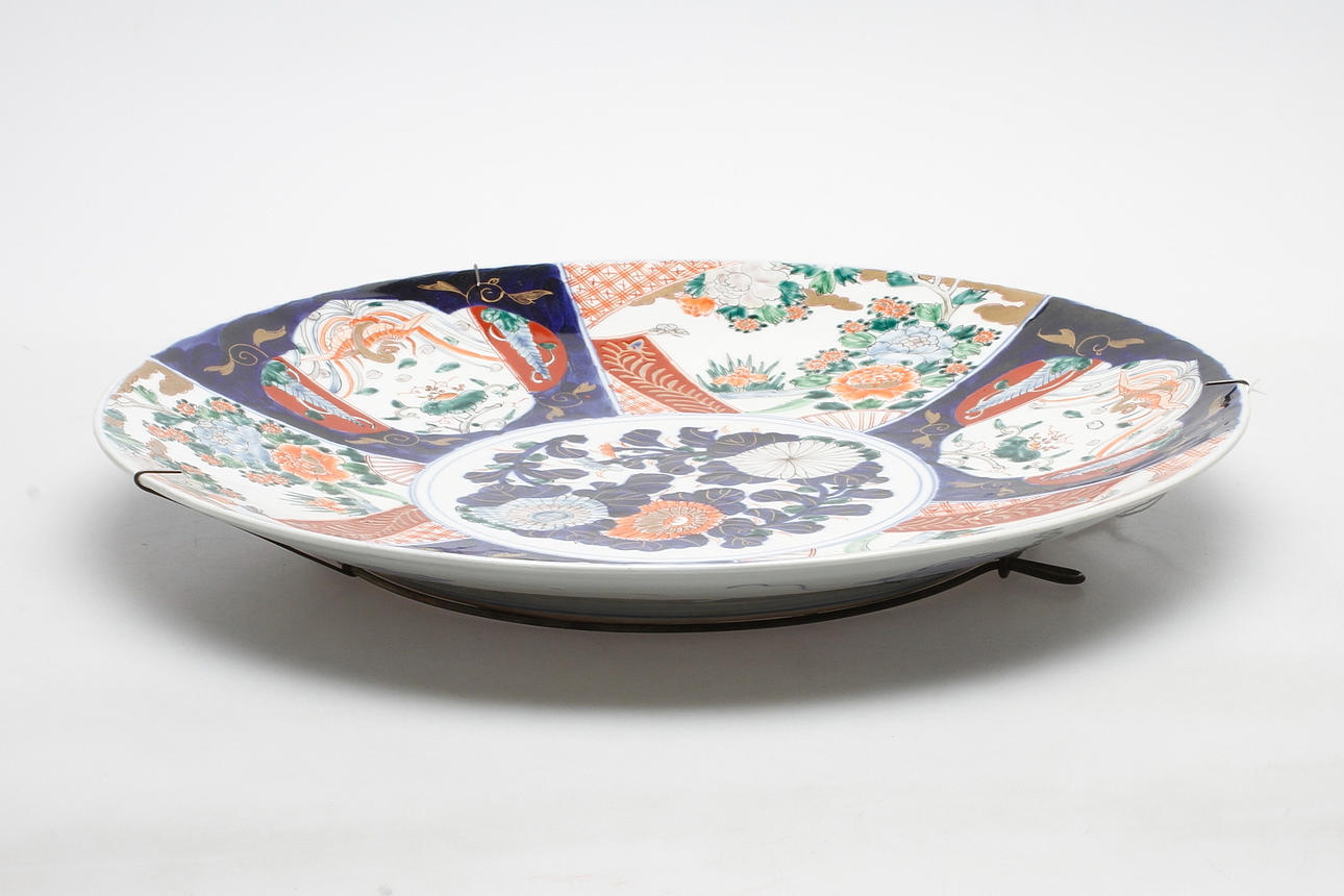 PRAKTFAT, porslin, imari, Japan, 1900-tal.