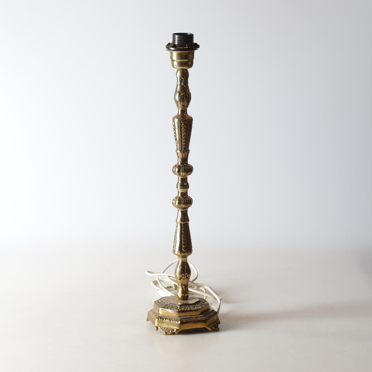 BORDSLAMPA, malm, 1900-tal.