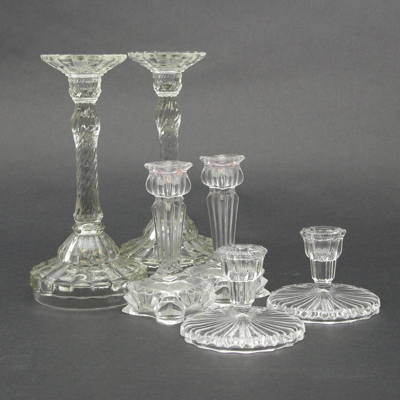 LJUSSTAKAR, 3 par, pressglas.