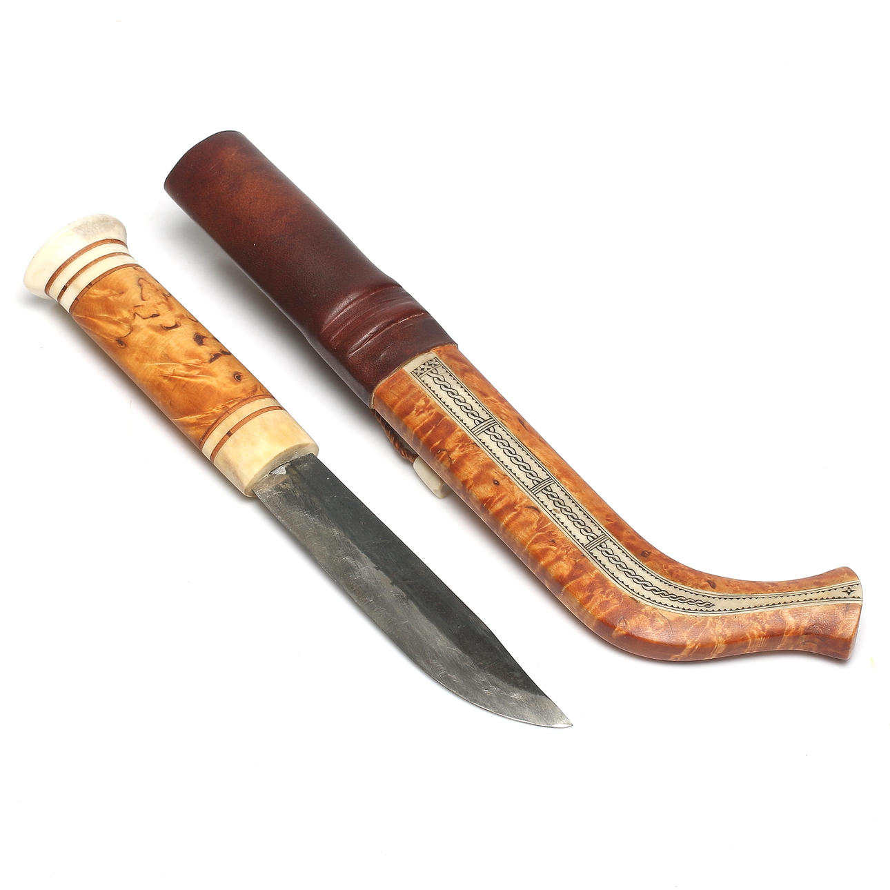 SAMEKNIV, horn, masurbjörk och läder, Per Olof Lönestål, monogramsignerad, 1900-tal.