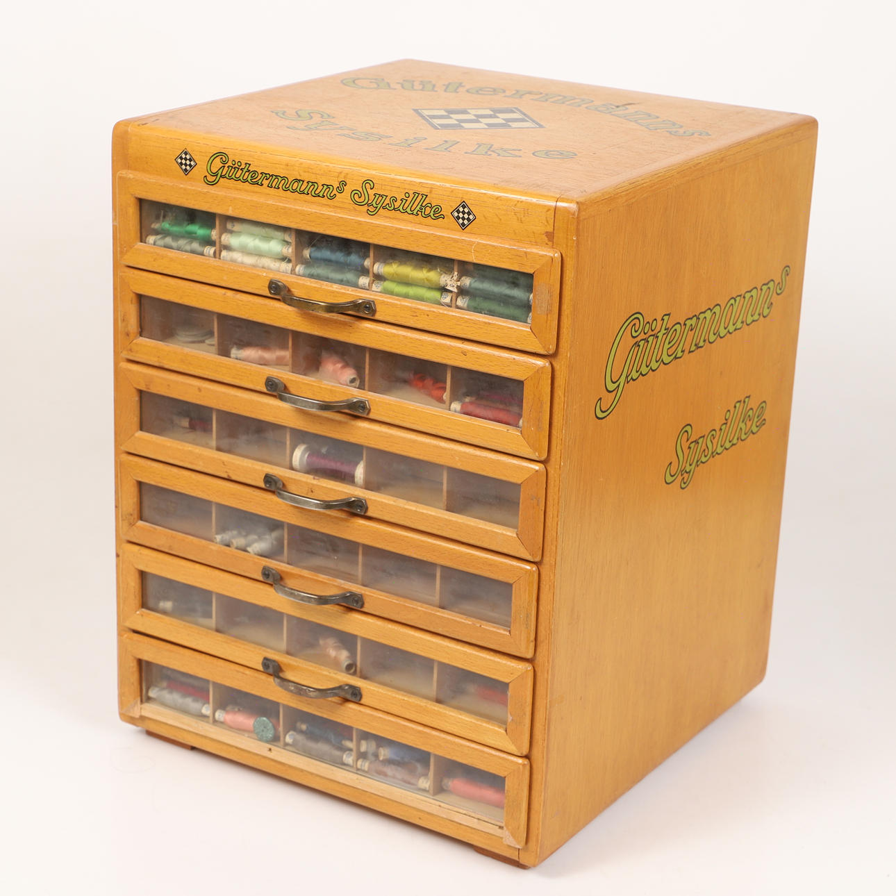 A sewing frame, oak, Gütermanns Sysilke, 1930s.