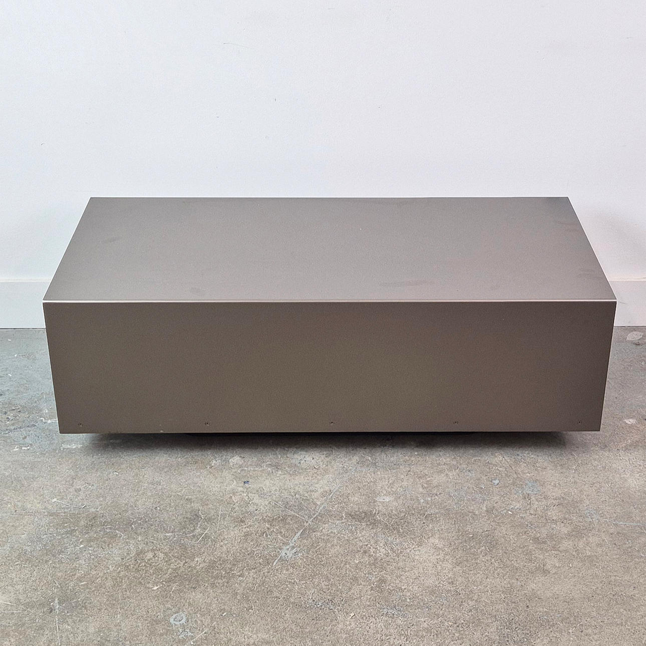 MINOTTI GRÅ SOFFBORD.