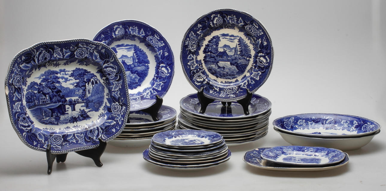 SERVISDELAR, 35 delar, flintgods, "Malmö", Rörstrand. 18/1900-tal.