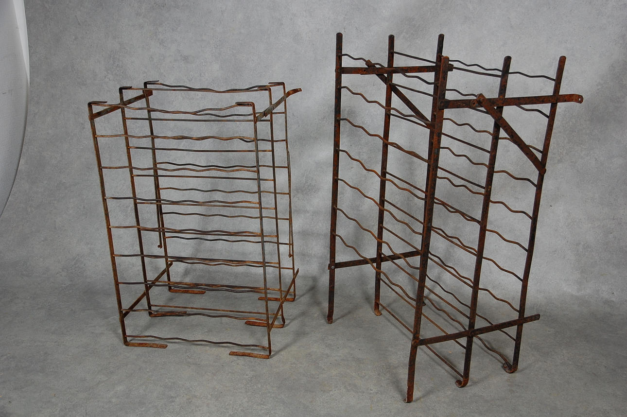 VINSTÄLL, 2 st smide, Frankrike, 1800 tal.