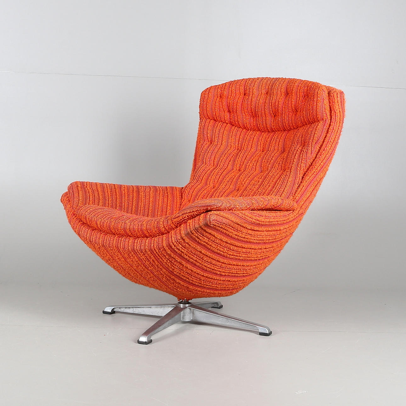 SNURRFÅTÖLJ, 1970-tal.