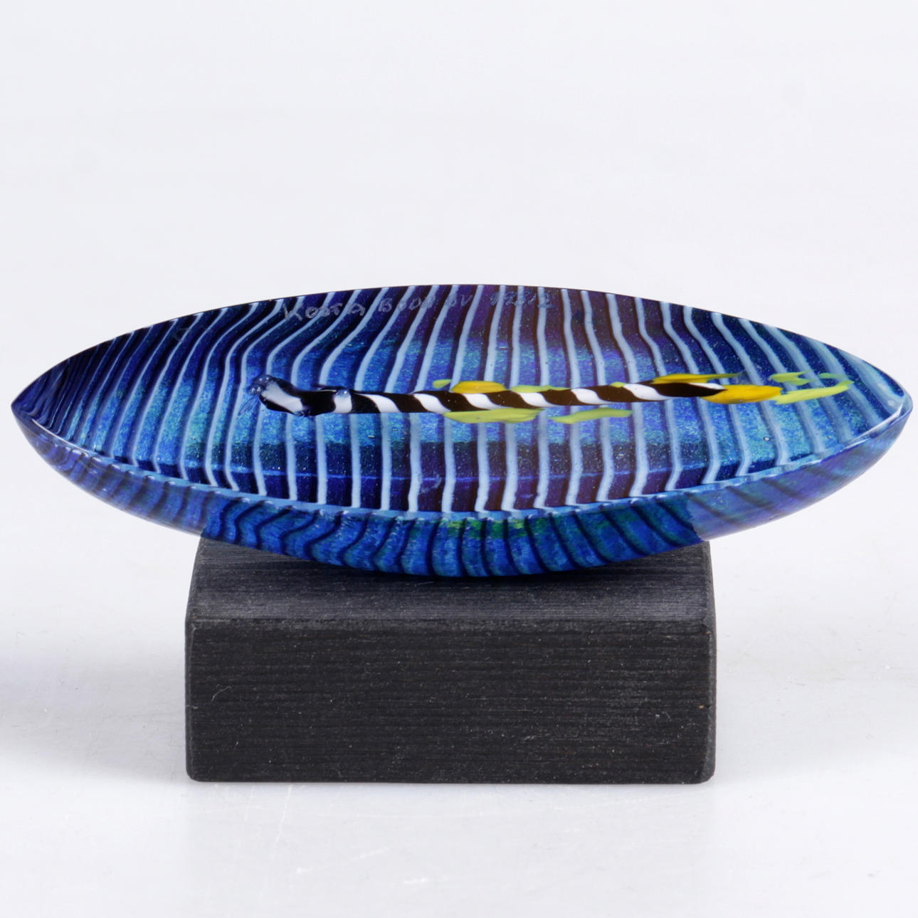 BERTIL VALLIEN. Båt, glas, signerad, Kosta Boda, 1900-tal.