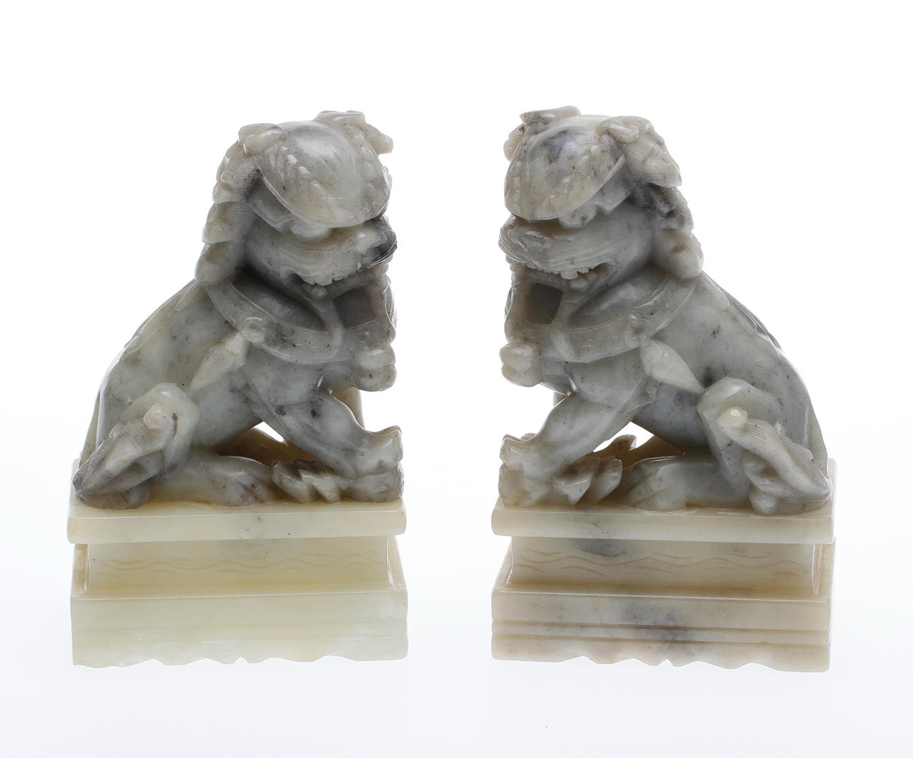 FOHUNDAR, ett par, sten.