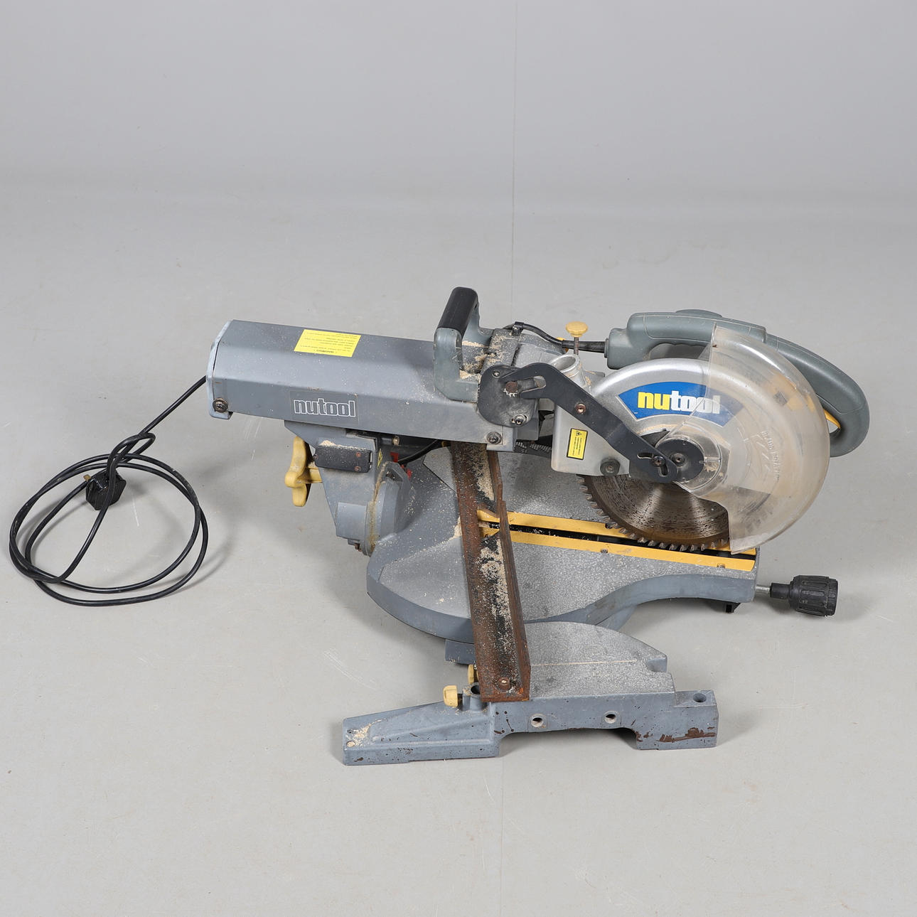A NUTOOL ELECTRIC MITRE SAW - (NTBC2000L).