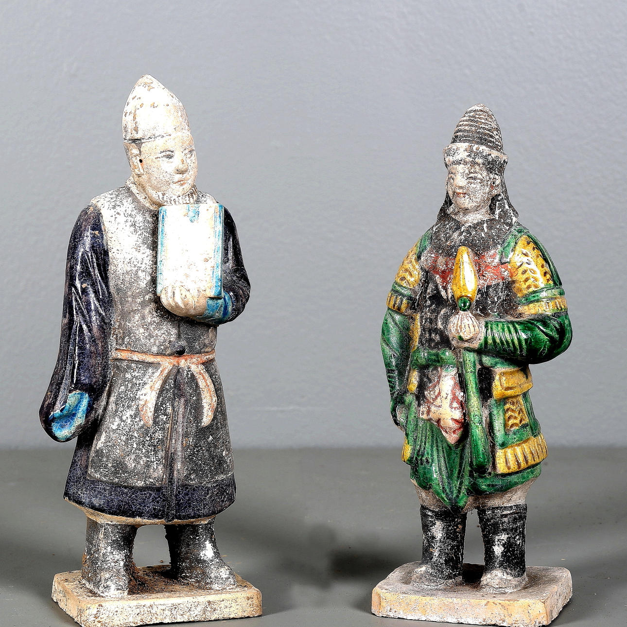 TERRACOTTAFIGURER, 2 st, sen Ming dynasti, 15/1600-tal, Kina.