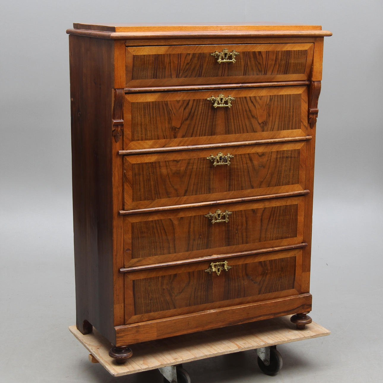 BYRÅ, nyränessans, omkring 1900.