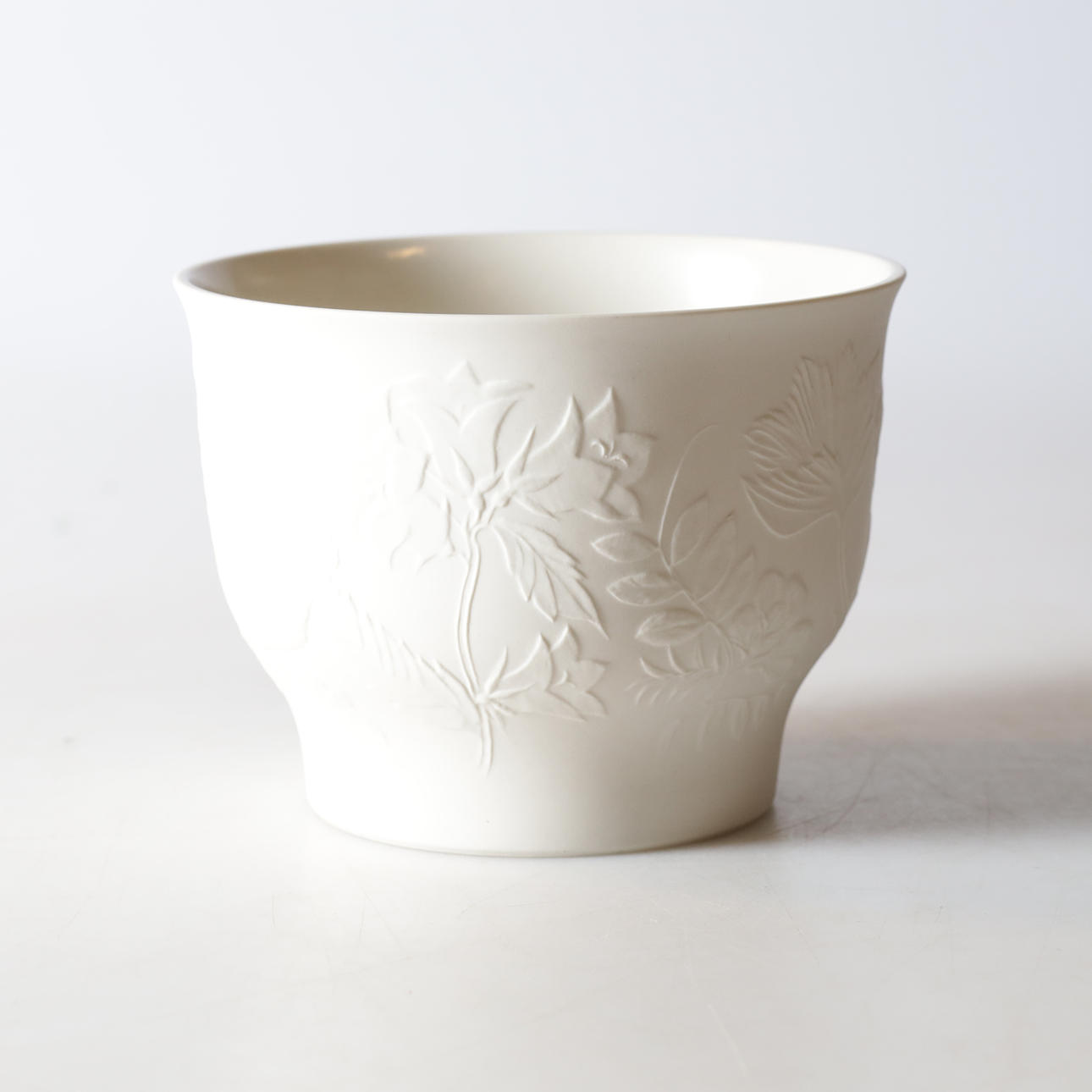 A “Suvi” Arabia porcelain outer lining, 20th century.