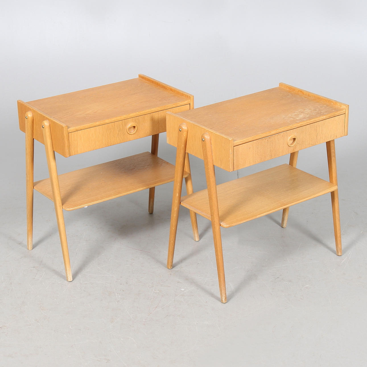 SÄNGBORD, 2 st, 1950/60-tal.