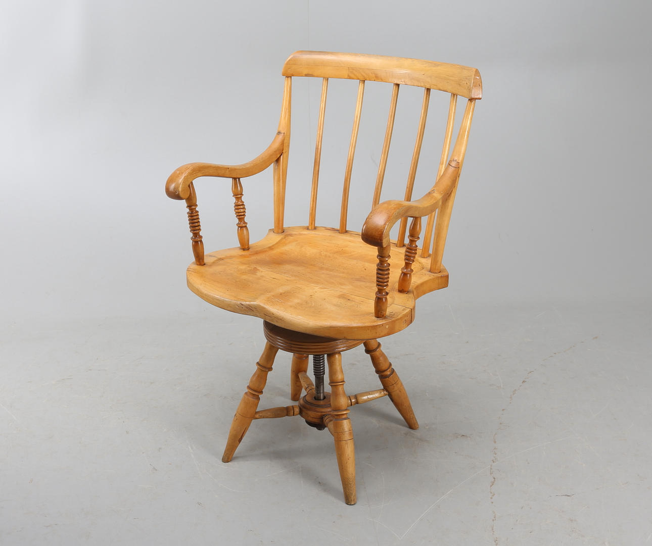 SKRIVBORDSSTOL, trä, 18/1900-tal.