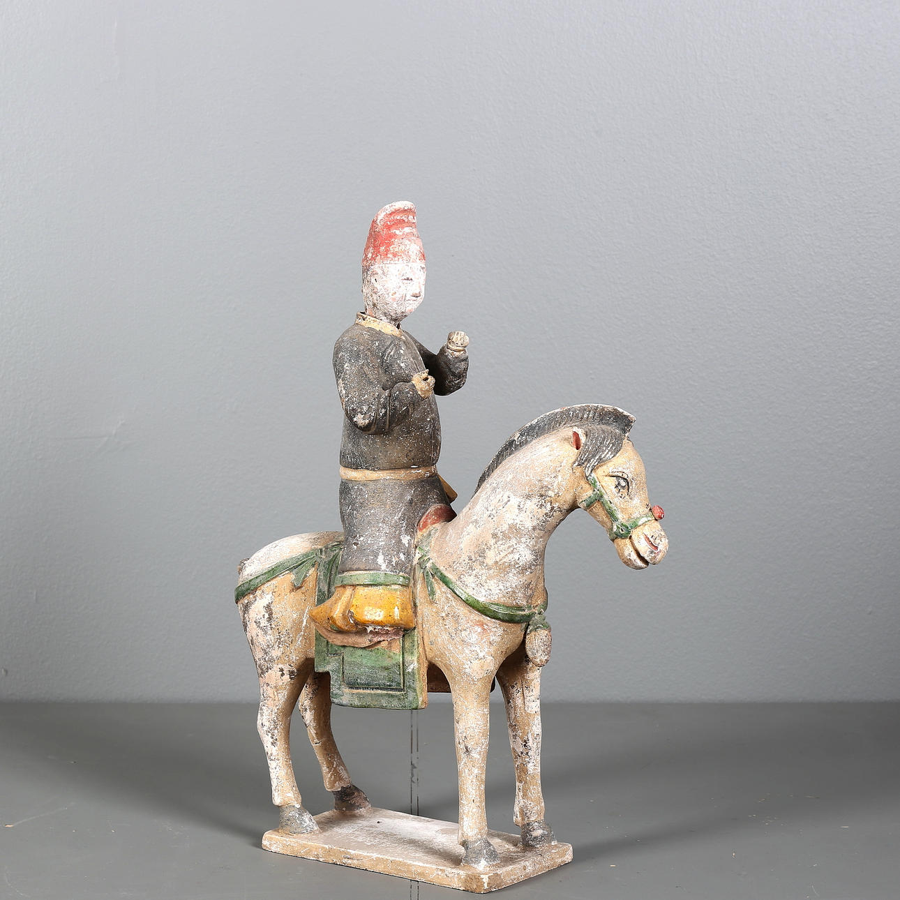 TERRACOTTAFIGUR, ryttare och häst, sen Ming dynasti, 15/1600-tal, Kina.