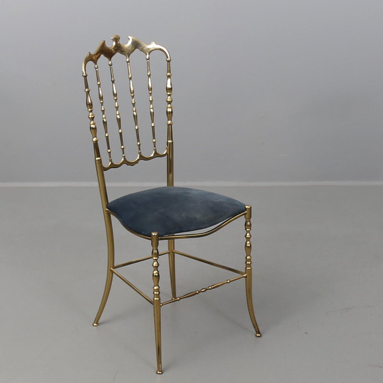 STOL i mässing, Frankrike/Italien 1900-talets mitt.