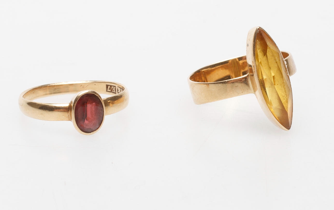 RINGAR, 2 st, 18k guld, total vikt ca 4,8 gr.