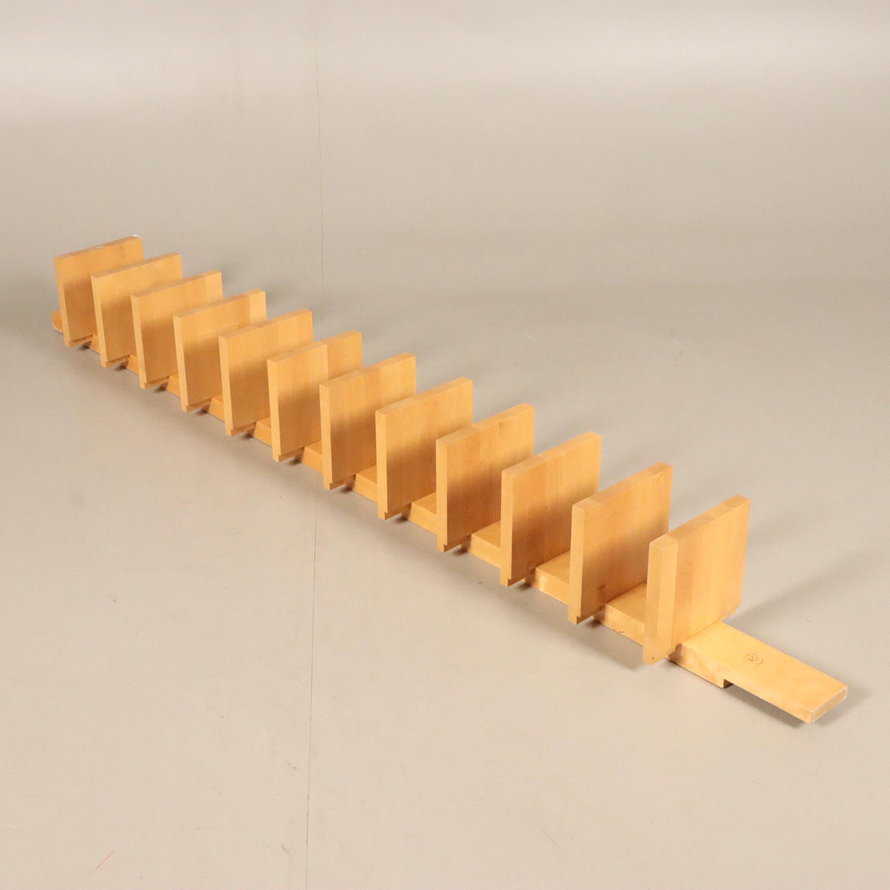 JOHN CANDELL. HYLDE „Pilaster“, Källemo.