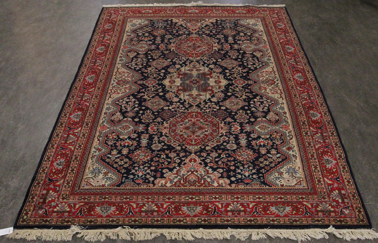 MATTA. Karistan, Rumänien.304 x 204 cm.