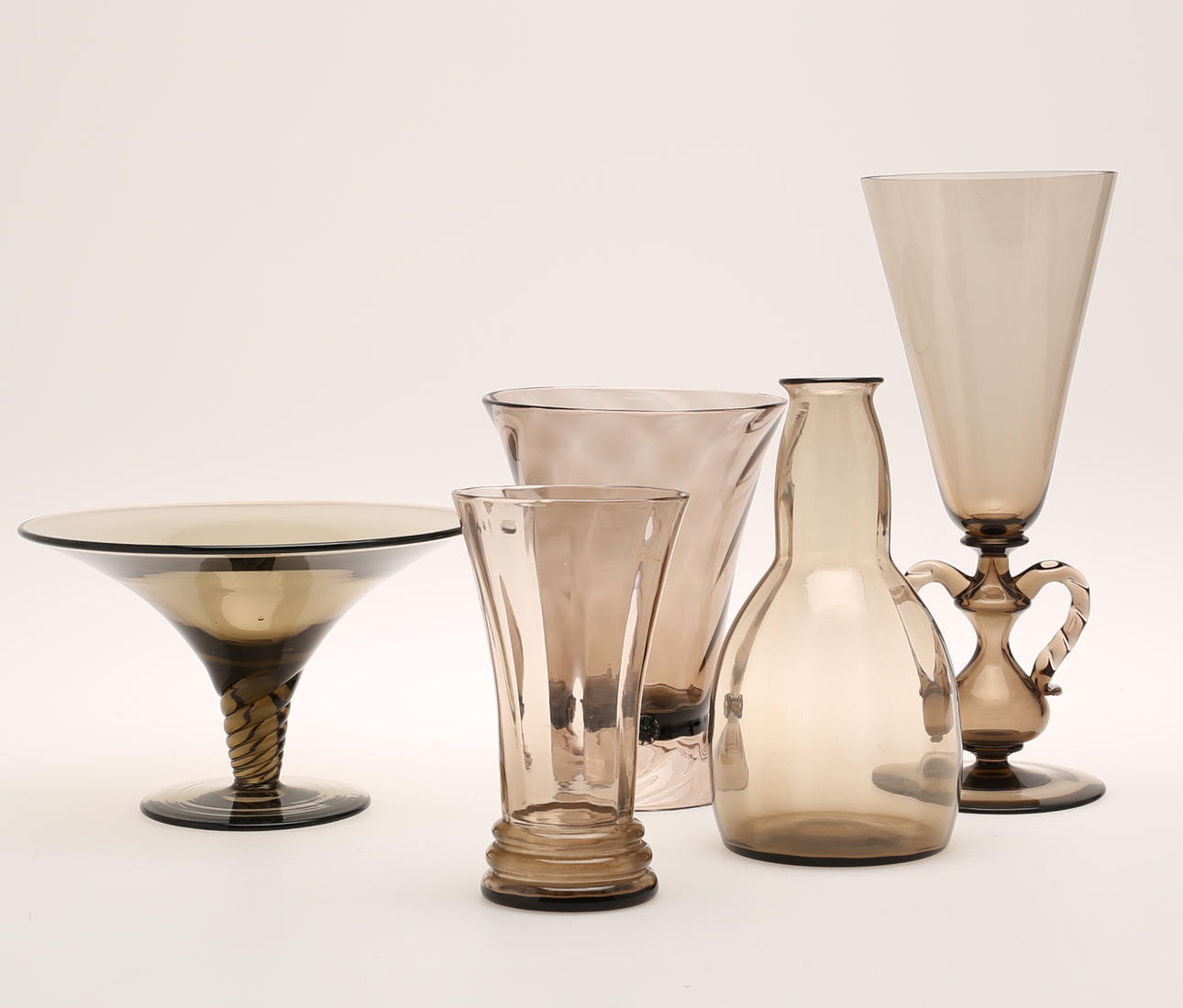 GLASFÖREMÅL, 5 st, Sandvik, 1920-talet.