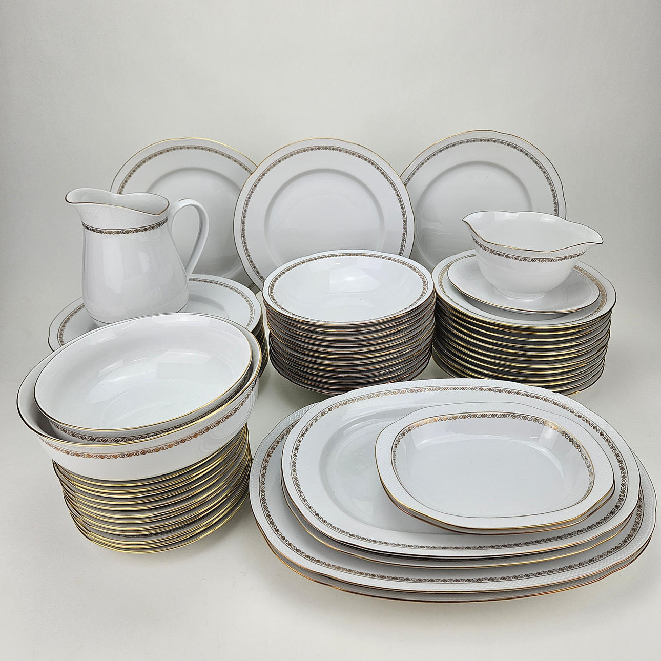 MATSERVIS, 57 delar, porslin, "Amarant", Rörstrand.