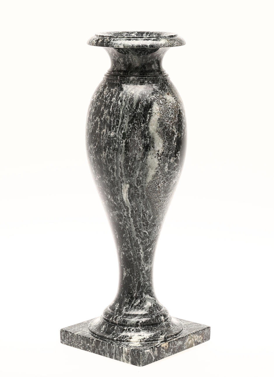 URNA, Kolmårdsmarmor, tidigt 1900-tal.