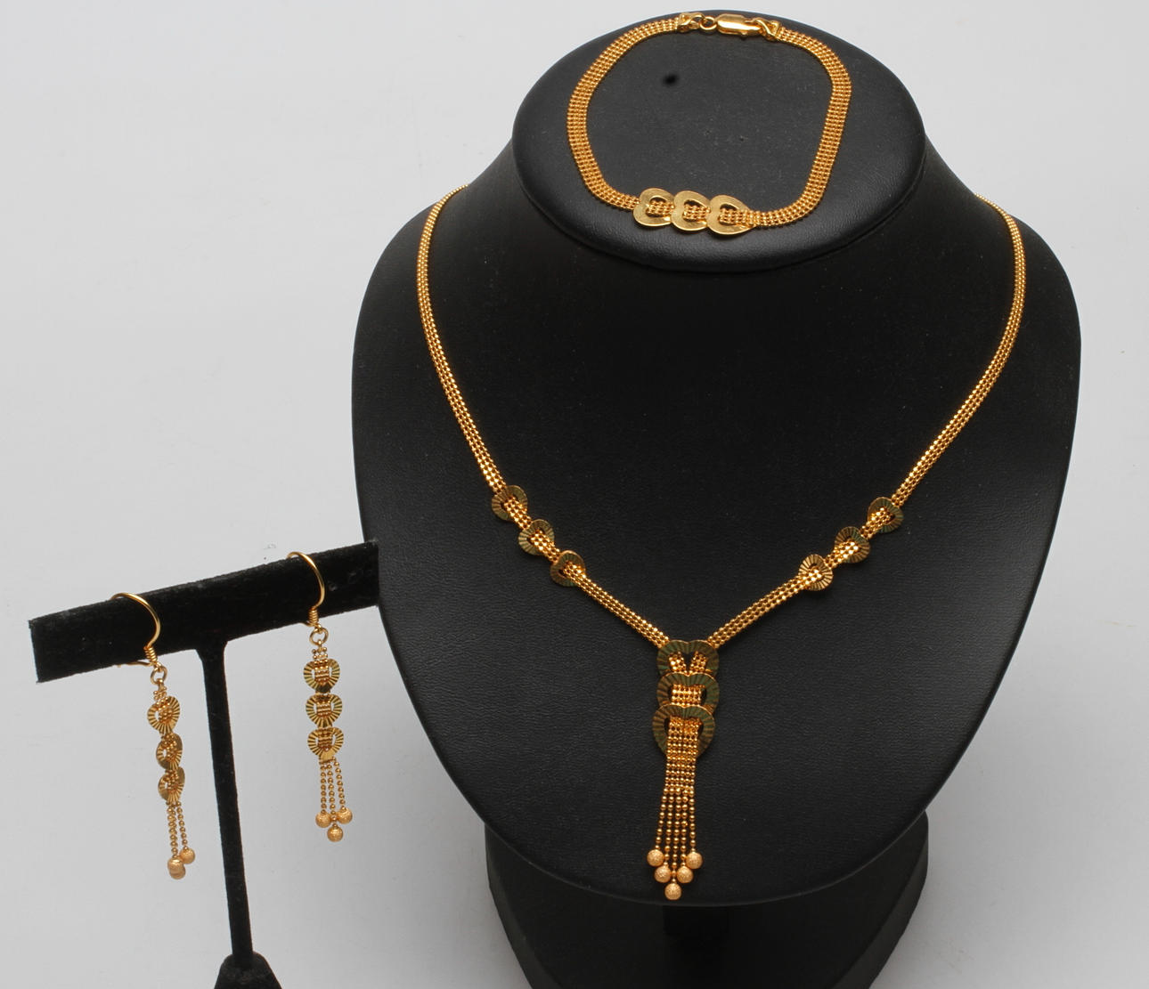 SMYCKESET, 21k guld, vikt ca 19,6 gr.