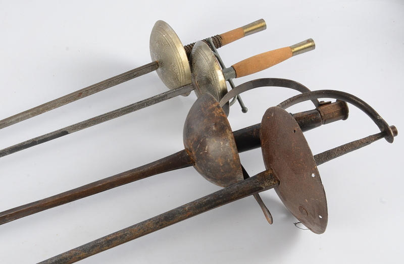 FÄKTVÄRJOR, 2 st, 1900-tal,samt 2 st floretter.