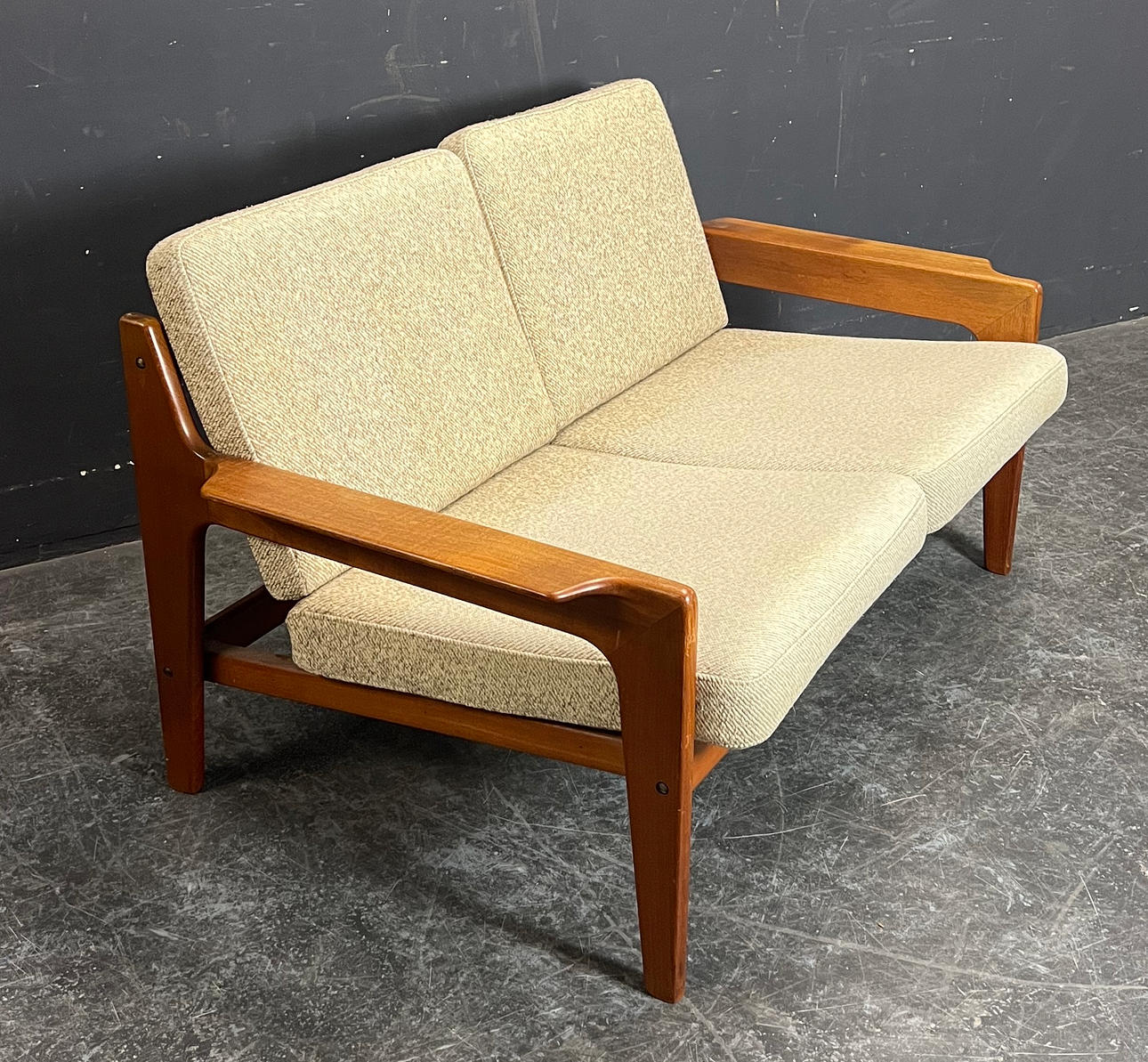 ARNE WAHL IVERSEN. SOFA.