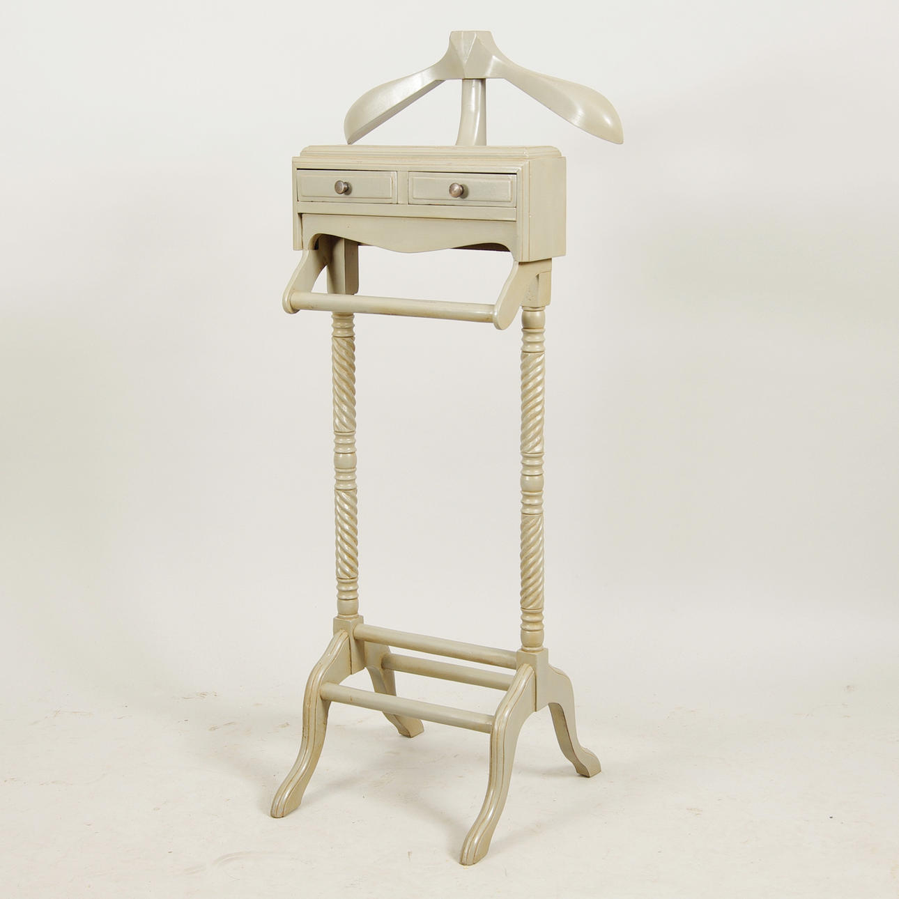 HERRBETJÄNT, gråmålad, samtida.